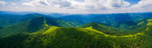 Гора Порашка в Карпатах — краєвид з вершини